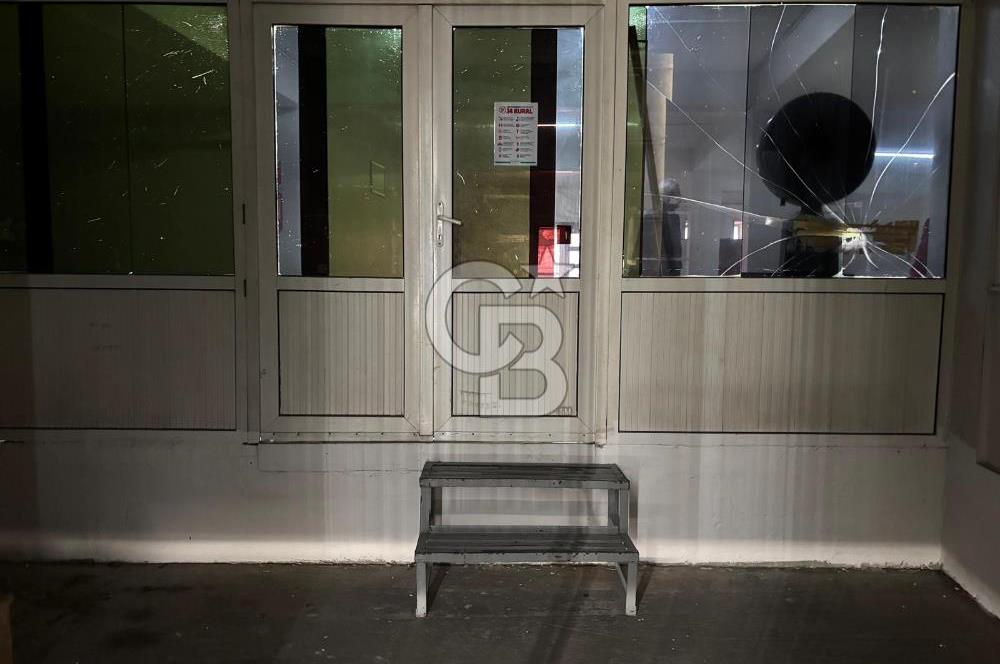 Gaziemir Akçay Caddesi Cepheli Fabrika Binası