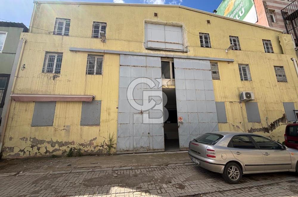 Gaziemir Akçay Caddesi Cepheli Fabrika Binası