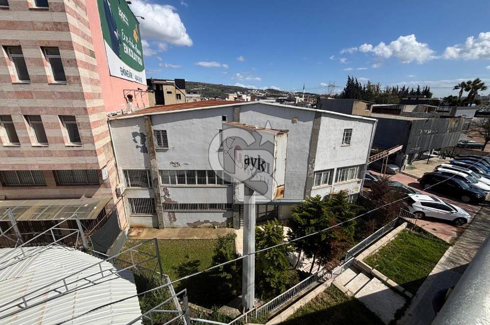 Gaziemir Akçay Caddesi Cepheli Fabrika Binası