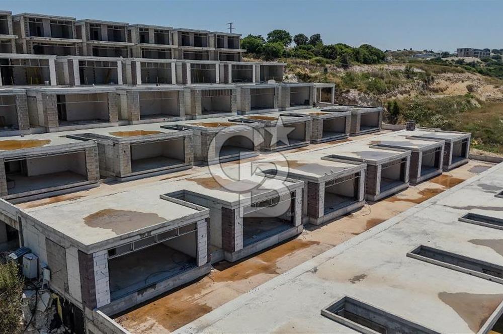 ÇEŞME VIVEN RESORT PROJESİNDE 3+1 DUBLEKS 320m2 FULL DENİZ MANZARALI SATILIK VİLLA