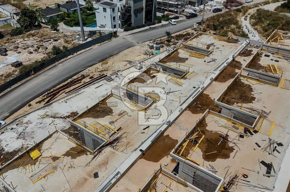 ÇEŞME VIVEN RESORT PROJESİNDE 3+1 DUBLEKS 320m2 FULL DENİZ MANZARALI SATILIK VİLLA