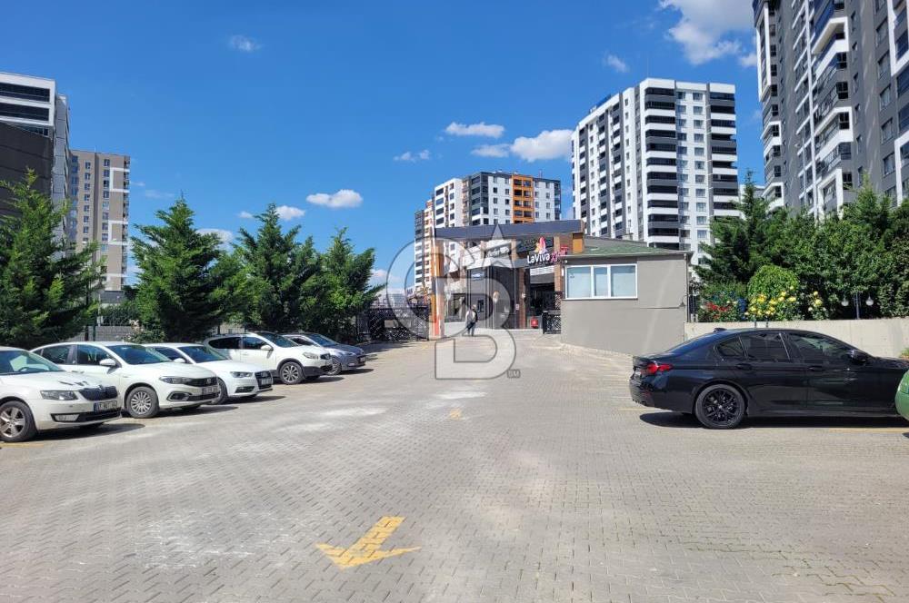 NOVER WESTLİFE KÖŞE CEPHE MERKEZİ ÖNÜ AÇIK LOKASYON 2+1