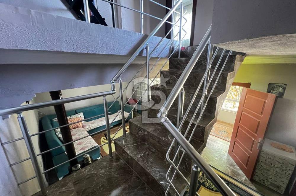 kemalpaşa müstakil tapu 837 m2 hayvan damı da bulunan bahçeli villa 