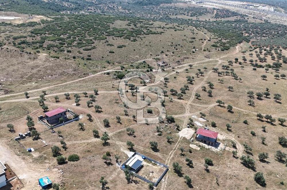 Bergama' da deniz manzaralı, merkeze yakın villa imarlı arsa