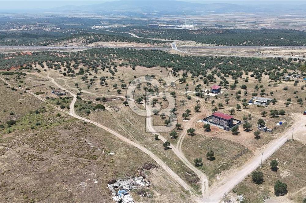 Bergama' da deniz manzaralı, merkeze yakın villa imarlı arsa