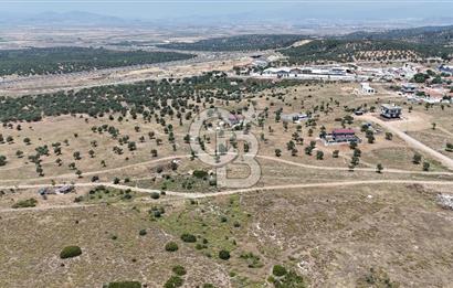Bergama' da deniz manzaralı, merkeze yakın villa imarlı arsa