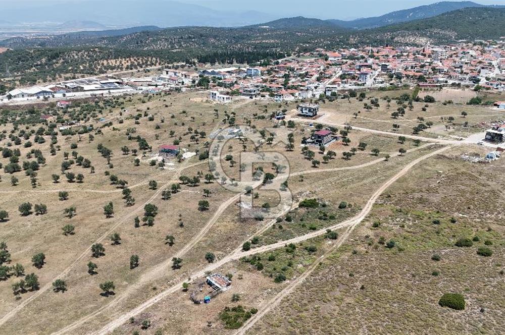 Bergama' da deniz manzaralı, merkeze yakın villa imarlı arsa