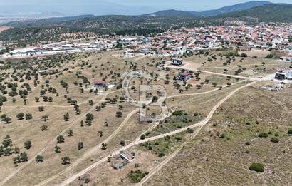 Bergama' da deniz manzaralı, merkeze yakın villa imarlı arsa
