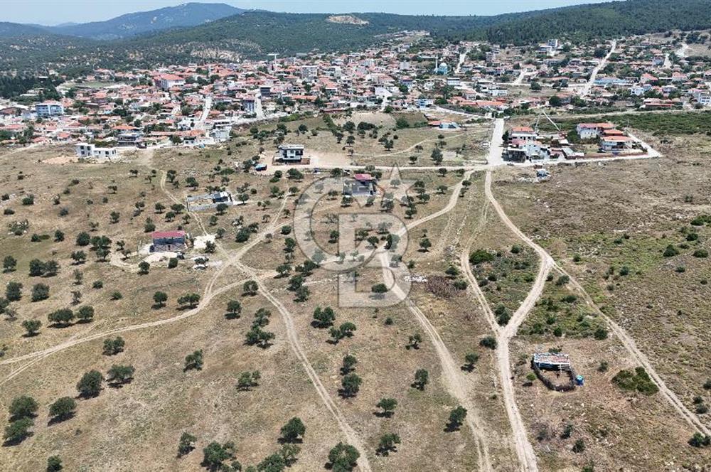 Bergama' da deniz manzaralı, merkeze yakın villa imarlı arsa