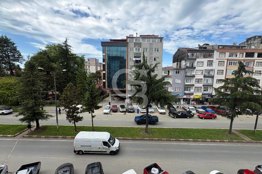 BANKADAN ARDEŞEN ATATÜRK CAD. ÜZERİNDE SATILIK OFİS KATI