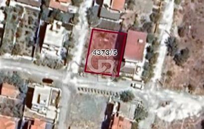Seferihisar Akarca'da Satılık Köşe Arsa