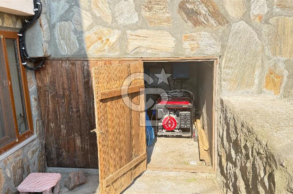 ÇANAKKALE TOLUKLAR KÖYÜ, KAZ DAĞLARI YAMACINDA SATILIK TAŞ EV