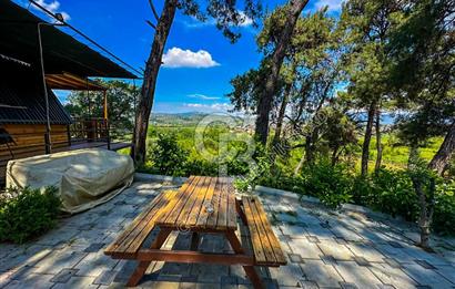 İZMİR GÖKÇEALANDA 9 DÖNÜM DOĞA İÇERİSİNDE SATILIK ÇİFTLİK EVİ