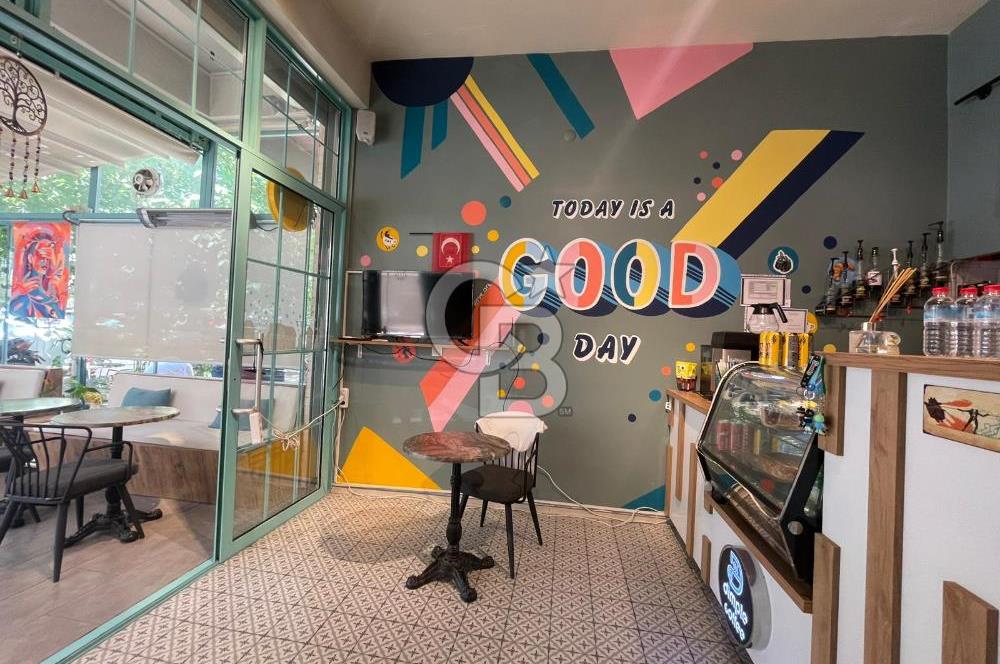 Bornovada İşlek Konumda Hazır Devren Kiralık Kafe