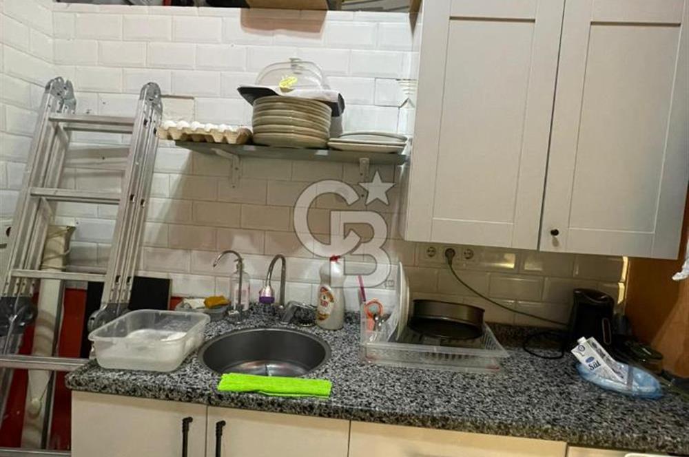 Bornovada İşlek Konumda Hazır Devren Kiralık Kafe