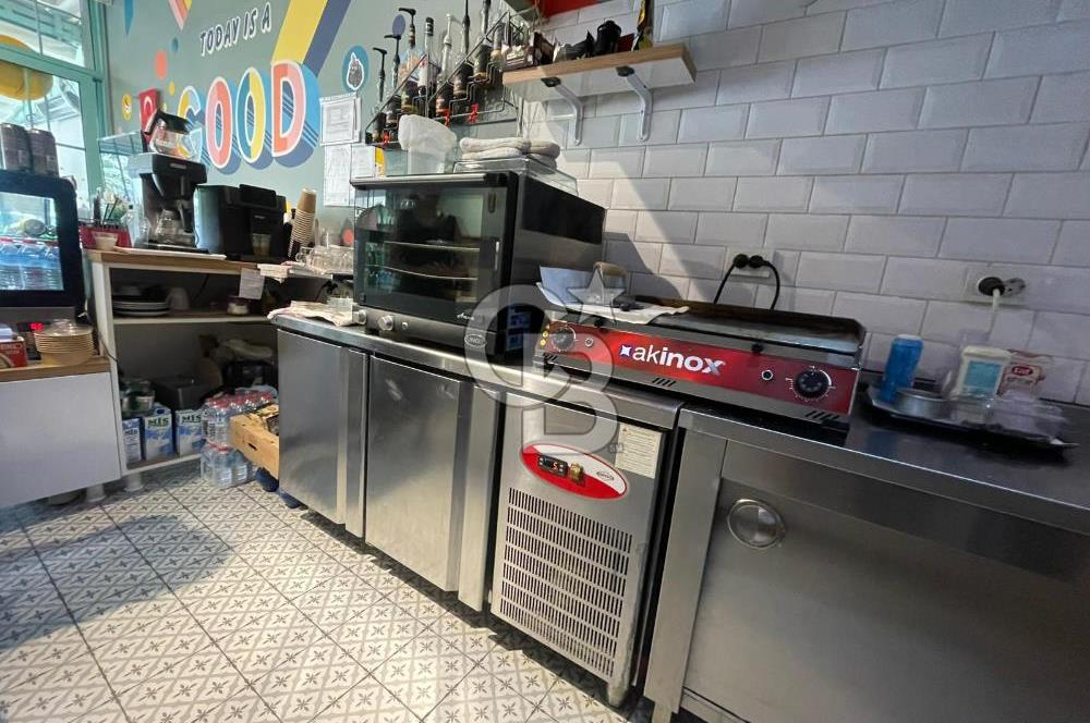 Bornovada İşlek Konumda Hazır Devren Kiralık Kafe