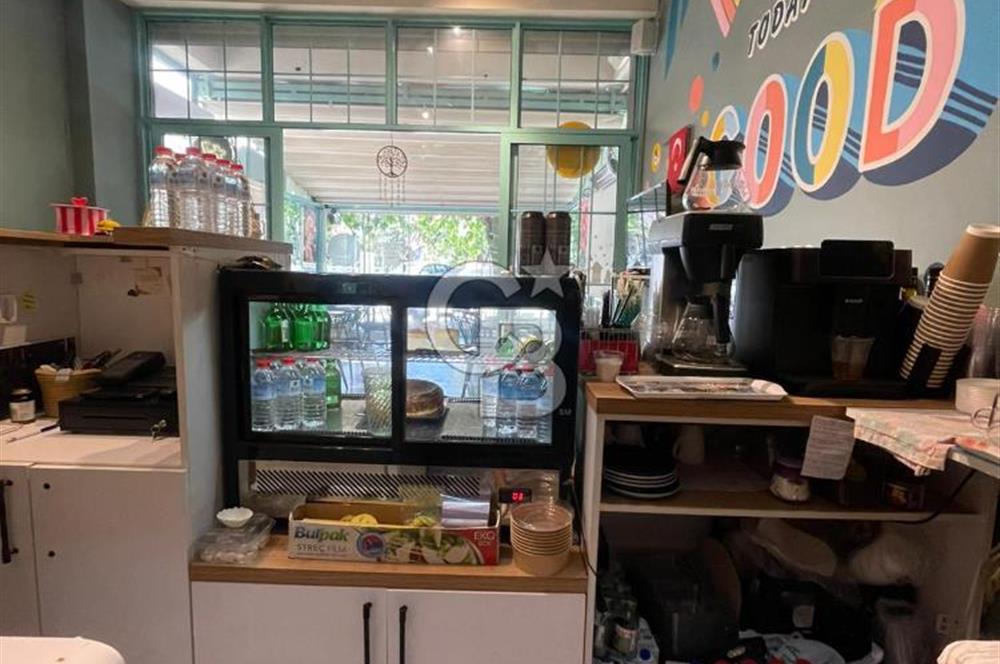Bornovada İşlek Konumda Hazır Devren Kiralık Kafe