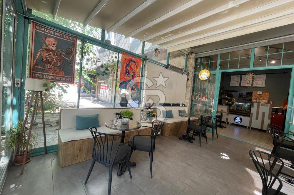 Bornovada İşlek Konumda Hazır Devren Kiralık Kafe