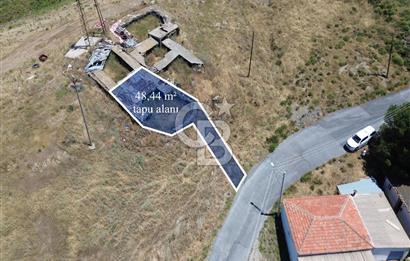 Karaburun Sarpıncık Köyünde Deniz ve Doğa Manzaralı Tarla