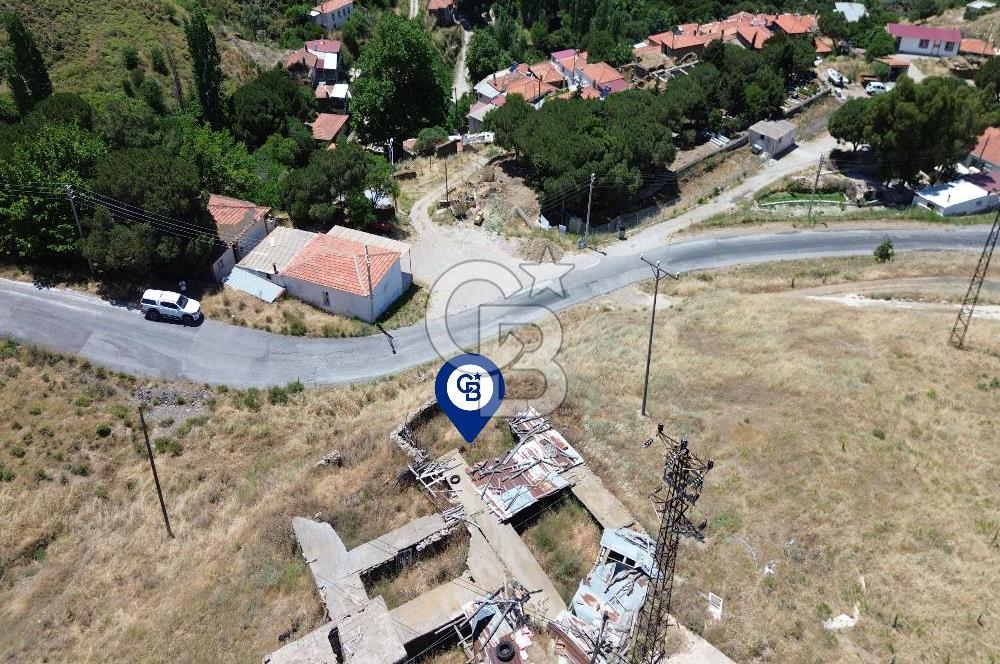 Karaburun Sarpıncık Köyünde Deniz ve Doğa Manzaralı Tarla