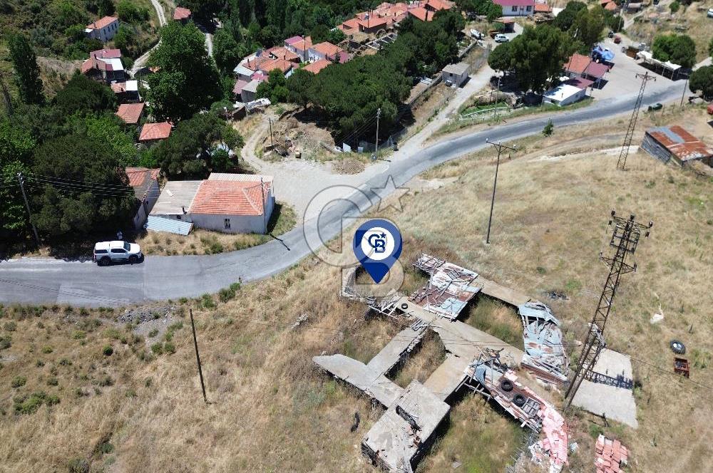Karaburun Sarpıncık Köyünde Deniz ve Doğa Manzaralı Tarla