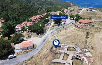 Karaburun Sarpıncık Köyünde Deniz ve Doğa Manzaralı Tarla
