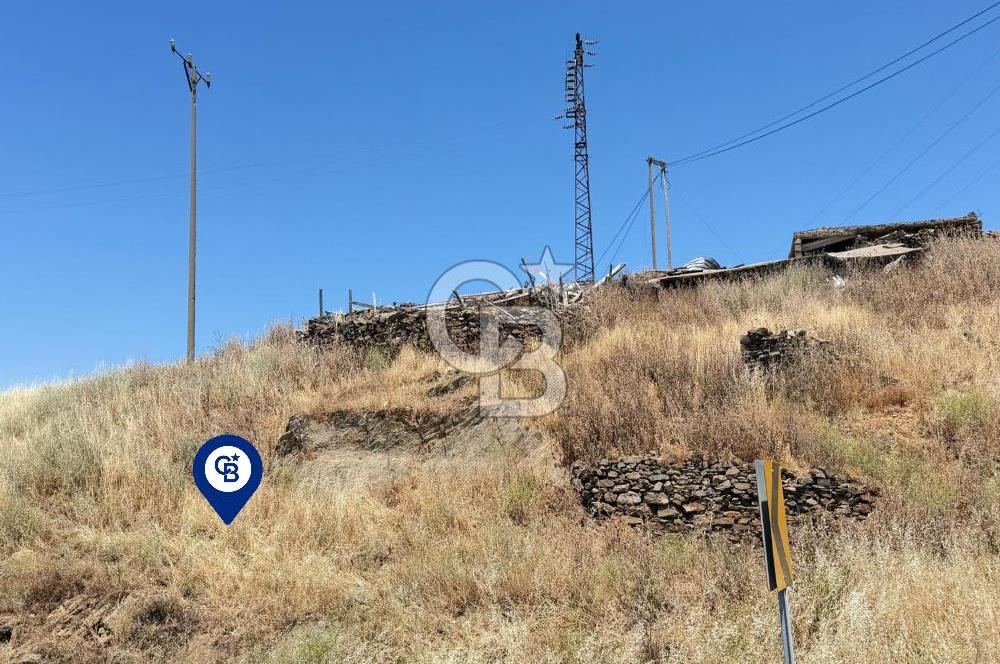 Karaburun Sarpıncık Köyünde Deniz ve Doğa Manzaralı Tarla