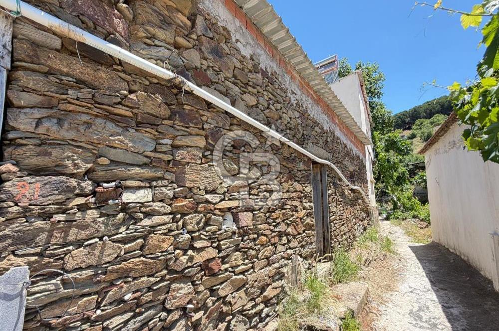 Karaburun Sarpıncık Köy Merkezinde Satılık Arsa