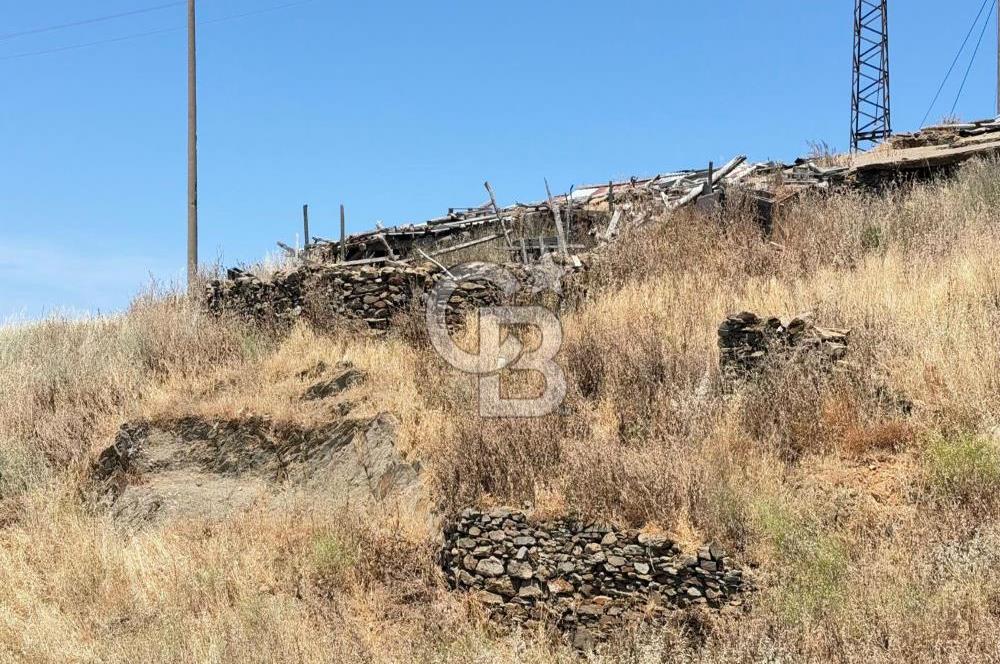 Karaburun Sarpıncık Köyünde Deniz ve Doğa Manzaralı Tarla