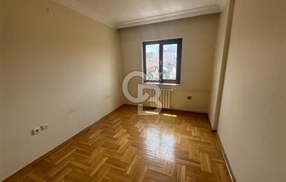 AYRANCI'DA SİTE İÇERİSİNDE GENİŞ VE KONFORLU 4+1 KİRALIK DAİRE