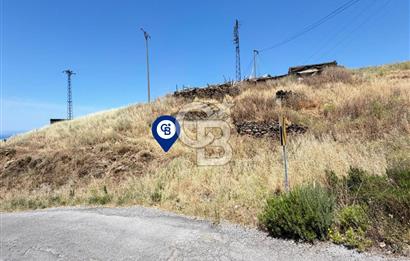 Karaburun Sarpıncık Köyünde Deniz ve Doğa Manzaralı Tarla