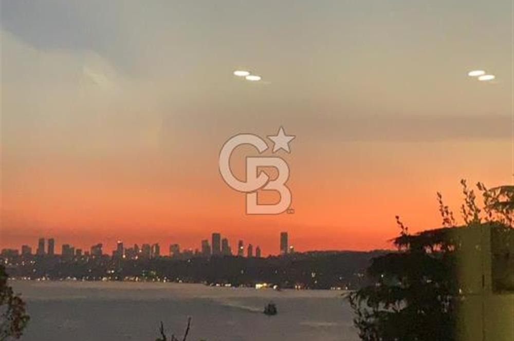 Beykoz Merkezde Full Boğaz Manzaralı Satılık 5+1 Lüks Tripleks Villa