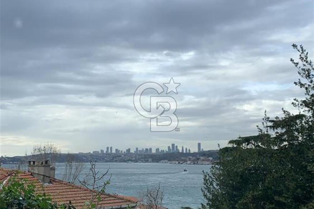 Beykoz Merkezde Full Boğaz Manzaralı Satılık 5+1 Lüks Tripleks Villa