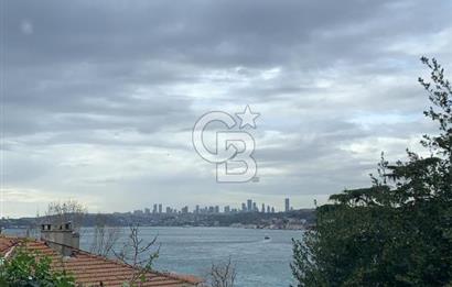 Beykoz Merkezde Full Boğaz Manzaralı Satılık 5+1 Lüks Tripleks Villa