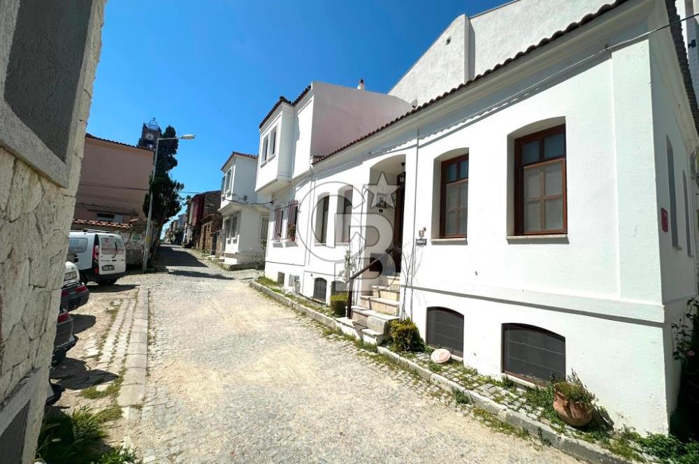 ÇANAKKALE BOZCAADA RUM MAHALLESİNDE KİRALIK 2+1 KULLANIMLI EV