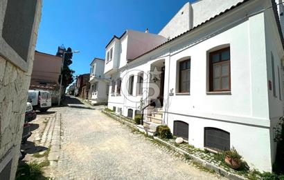 ÇANAKKALE BOZCAADA RUM MAHALLESİNDE KİRALIK 2+1 KULLANIMLI EV
