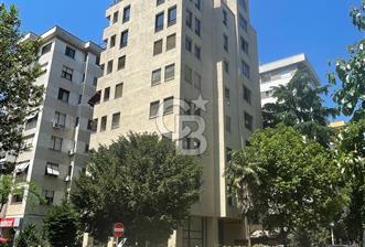 Caddebostan'da Kiralık Geniş 4+1 Güney Cephe Daire - 1 - 351720