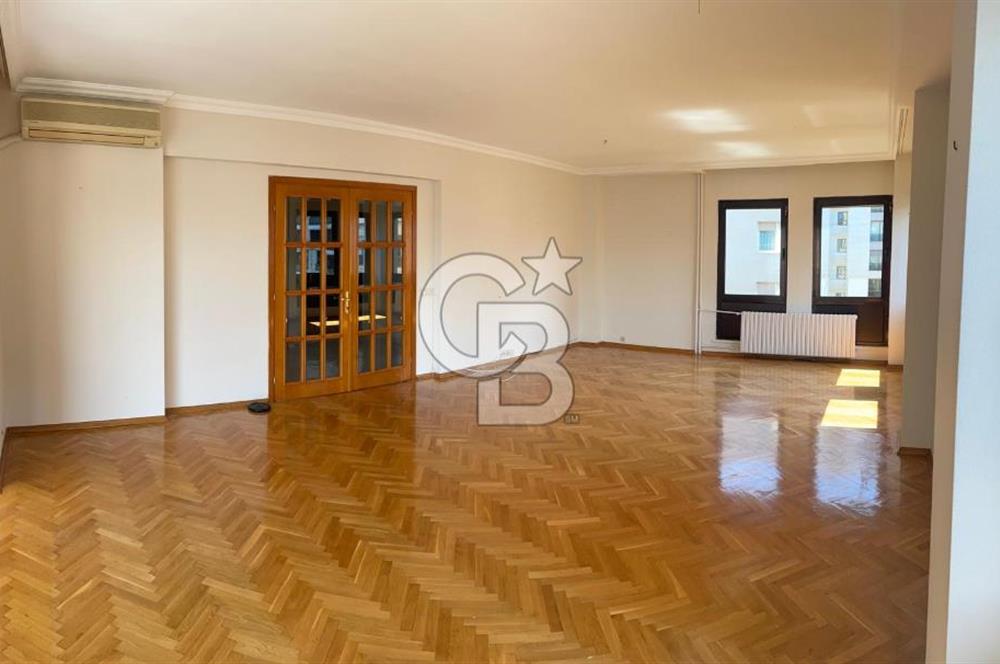 Caddebostan'da Kiralık Geniş 4+1 Güney Cephe Daire