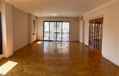 Caddebostan'da Kiralık Geniş 4+1 Güney Cephe Daire