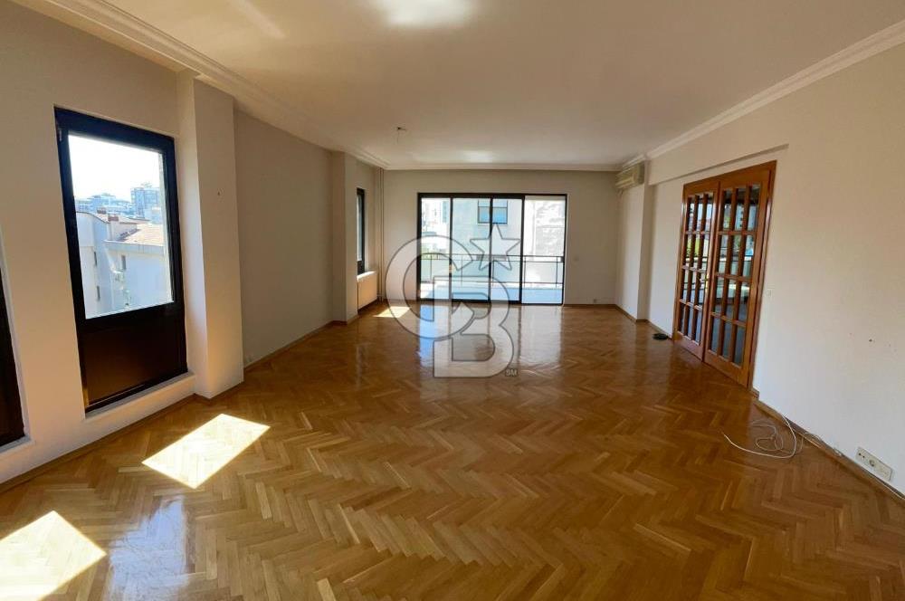 Caddebostan'da Kiralık Geniş 4+1 Güney Cephe Daire