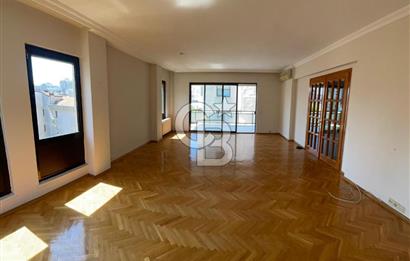 Caddebostan'da Kiralık Geniş 4+1 Güney Cephe Daire
