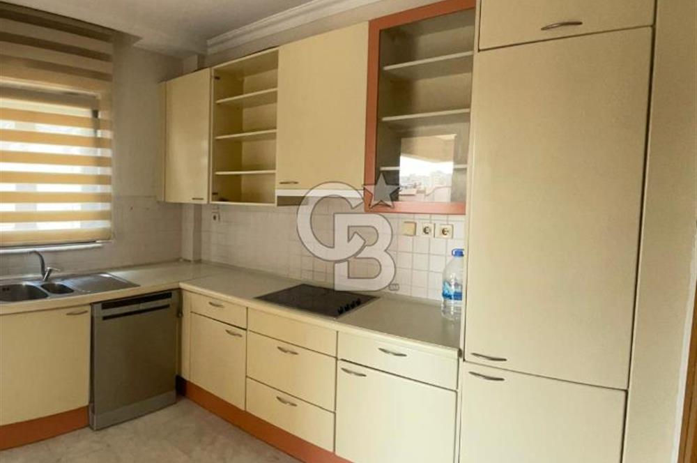 Caddebostan'da Kiralık Geniş 4+1 Güney Cephe Daire