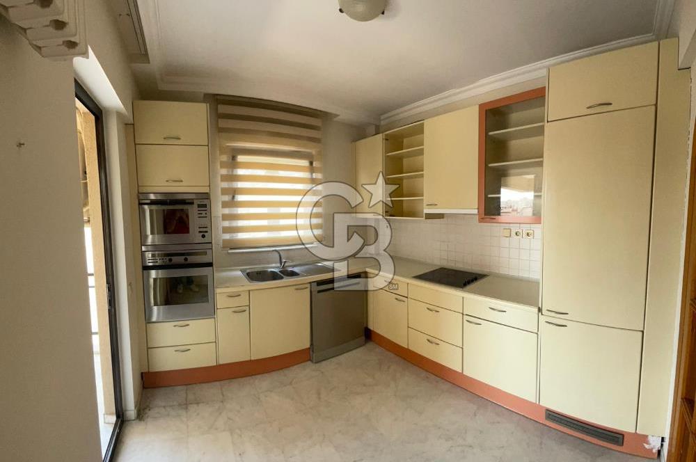 Caddebostan'da Kiralık Geniş 4+1 Güney Cephe Daire