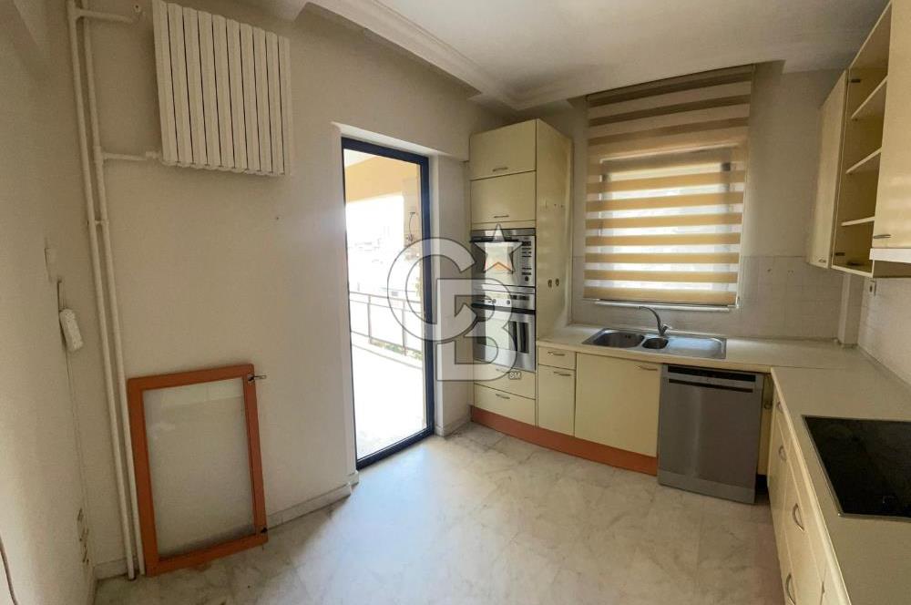 Caddebostan'da Kiralık Geniş 4+1 Güney Cephe Daire