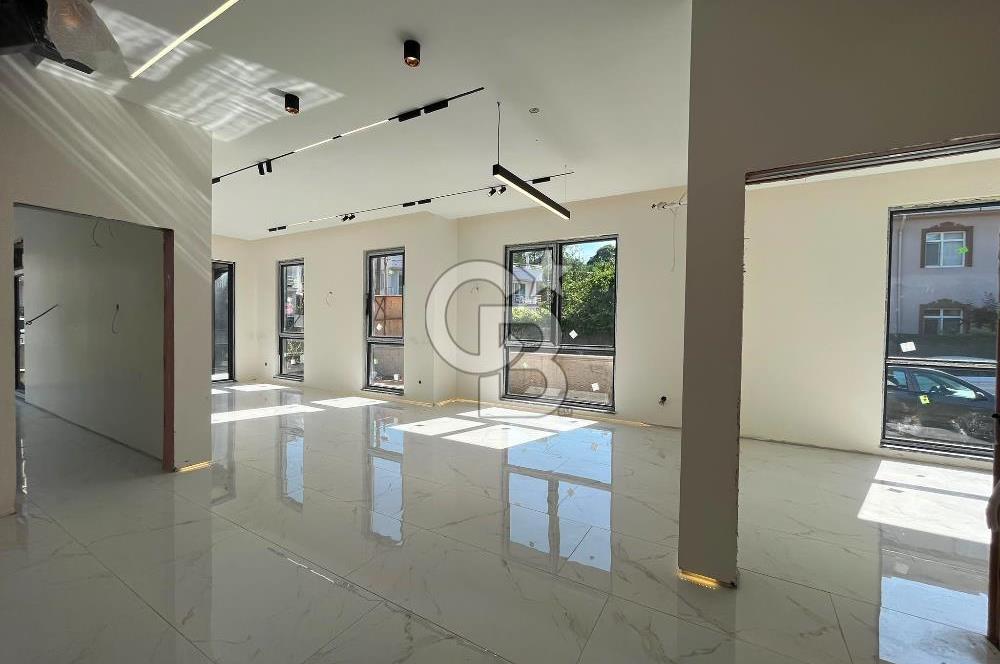 BAŞİSKELE'DE 4+1 383 m² ARSA İÇİNDE HAVUZLU SATILIK VİLLA