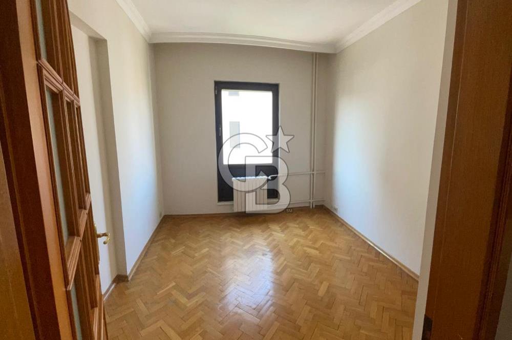 Caddebostan'da Kiralık Geniş 4+1 Güney Cephe Daire