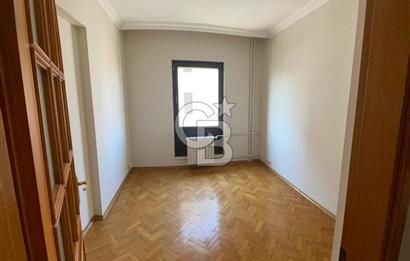 Caddebostan'da Kiralık Geniş 4+1 Güney Cephe Daire