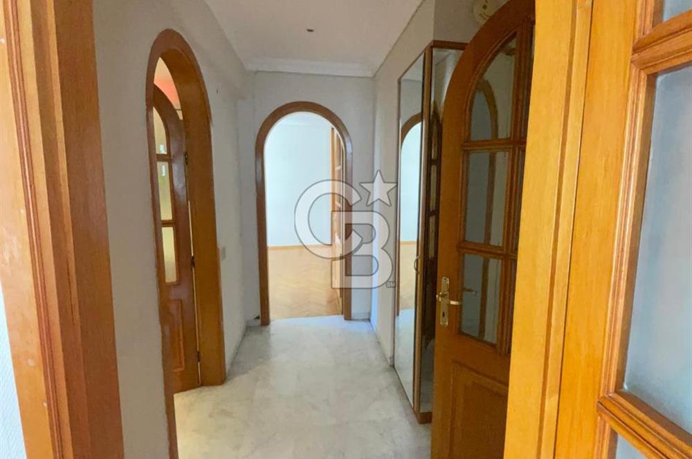 Caddebostan'da Kiralık Geniş 4+1 Güney Cephe Daire