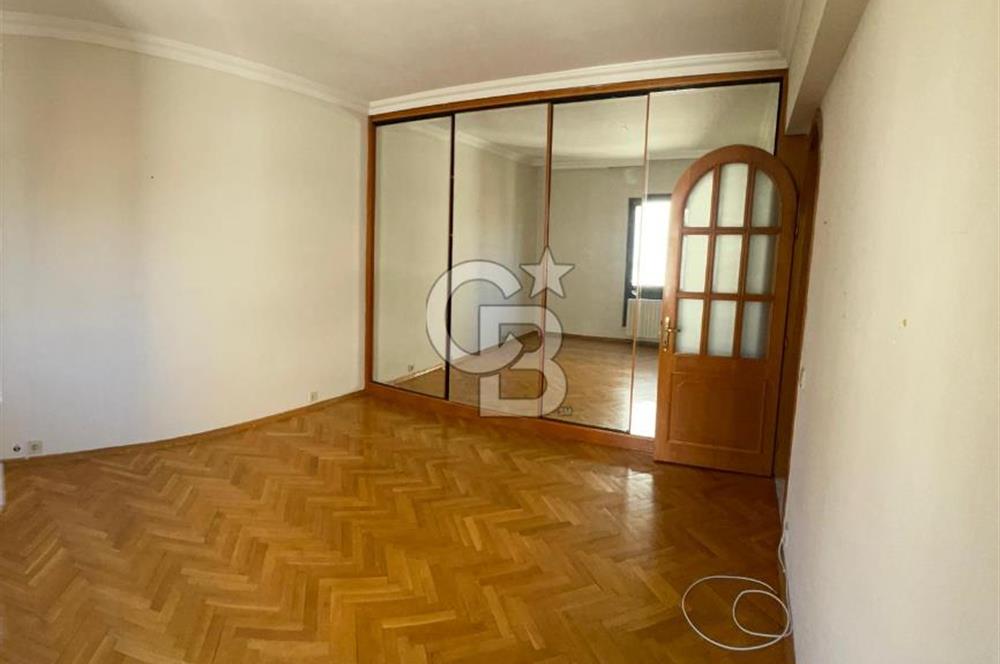 Caddebostan'da Kiralık Geniş 4+1 Güney Cephe Daire