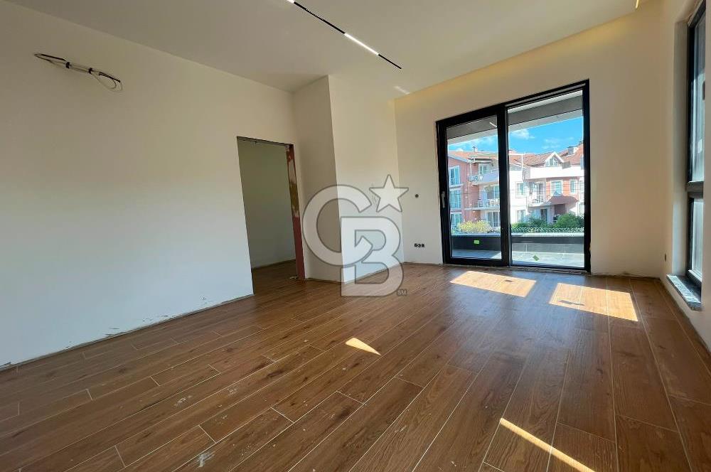 BAŞİSKELE'DE 4+1 383 m² ARSA İÇİNDE HAVUZLU SATILIK VİLLA